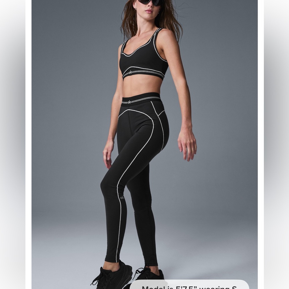 Alo airbrush heart throb sports bra set in black